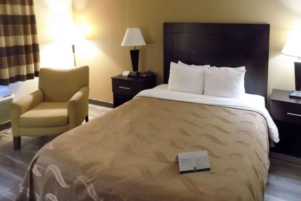 Quality Inn Dfw Airport North - Irving Room photo